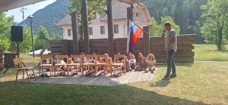 Hura, počitnice