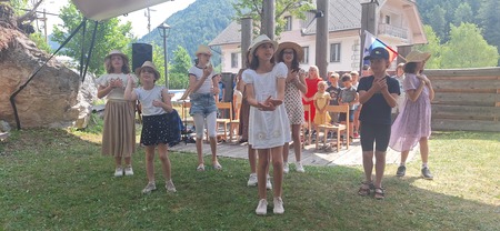Hura, počitnice